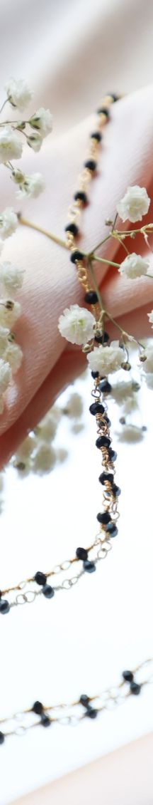 Sans titre 1532 1ce72255 Votre agence de communication familiale & engagée Kezacréation Votre marque porte votre mission, votre histoire. Elle crée du lien. Pour attirer vos clients de cœur, elle doit être visible. Mais pas à n’importe quel prix. Être reconnue, oui. Mais le branding sans âme, non merci. Chez KezaCréation, nous plantons les graines d’une identité durable pour les marques ambitieuses. Celles qu’on reconnaît. Celles qu’on ressent.