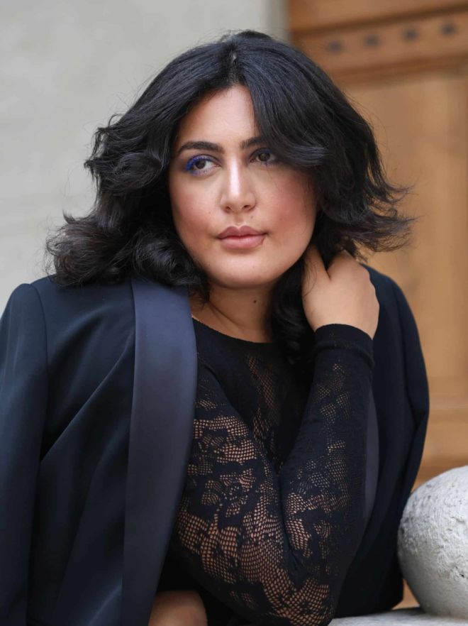 FV 1204 scaled 8a80f896 Votre agence de communication familiale & engagée Kezacréation Votre marque porte votre mission, votre histoire. Elle crée du lien. Pour attirer vos clients de cœur, elle doit être visible. Mais pas à n’importe quel prix. Être reconnue, oui. Mais le branding sans âme, non merci. Chez KezaCréation, nous plantons les graines d’une identité durable pour les marques ambitieuses. Celles qu’on reconnaît. Celles qu’on ressent.